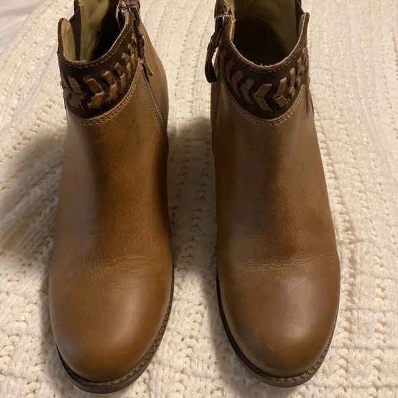 Olukai Kamahoi Booties - Picture 4 of 7